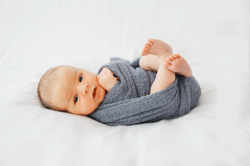 Michelle_Shrives_Photography_Newborn_Wrapped